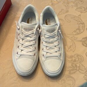 Sketchers Meet Ya There sneakers, Women’s size 10